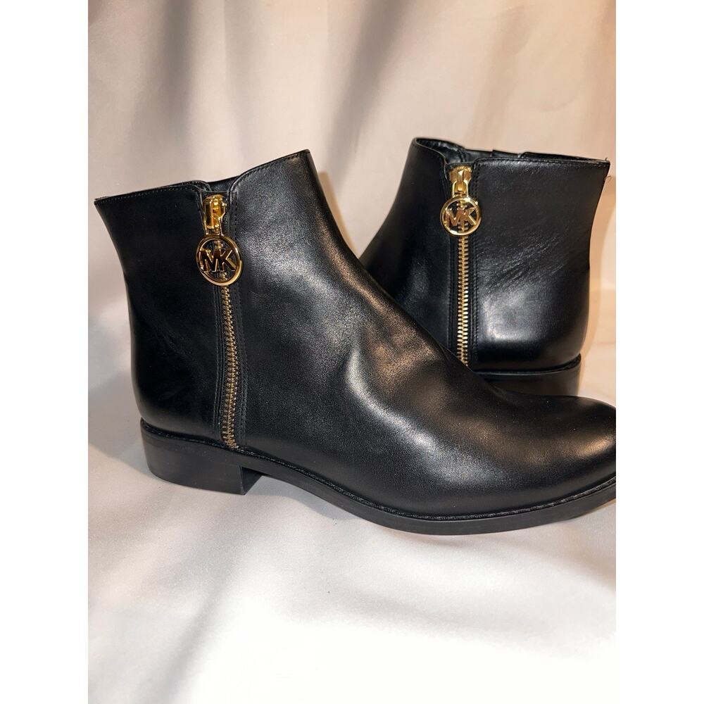 MICHAEL KORS BLACK LEATHER BOOTIE ANKLE BOOT GOLD TONE MK ZIPPER SZ 6.5 M